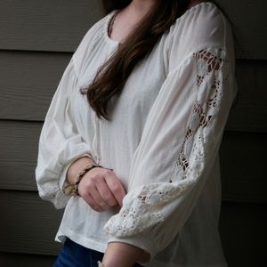Lace sleeved blouse